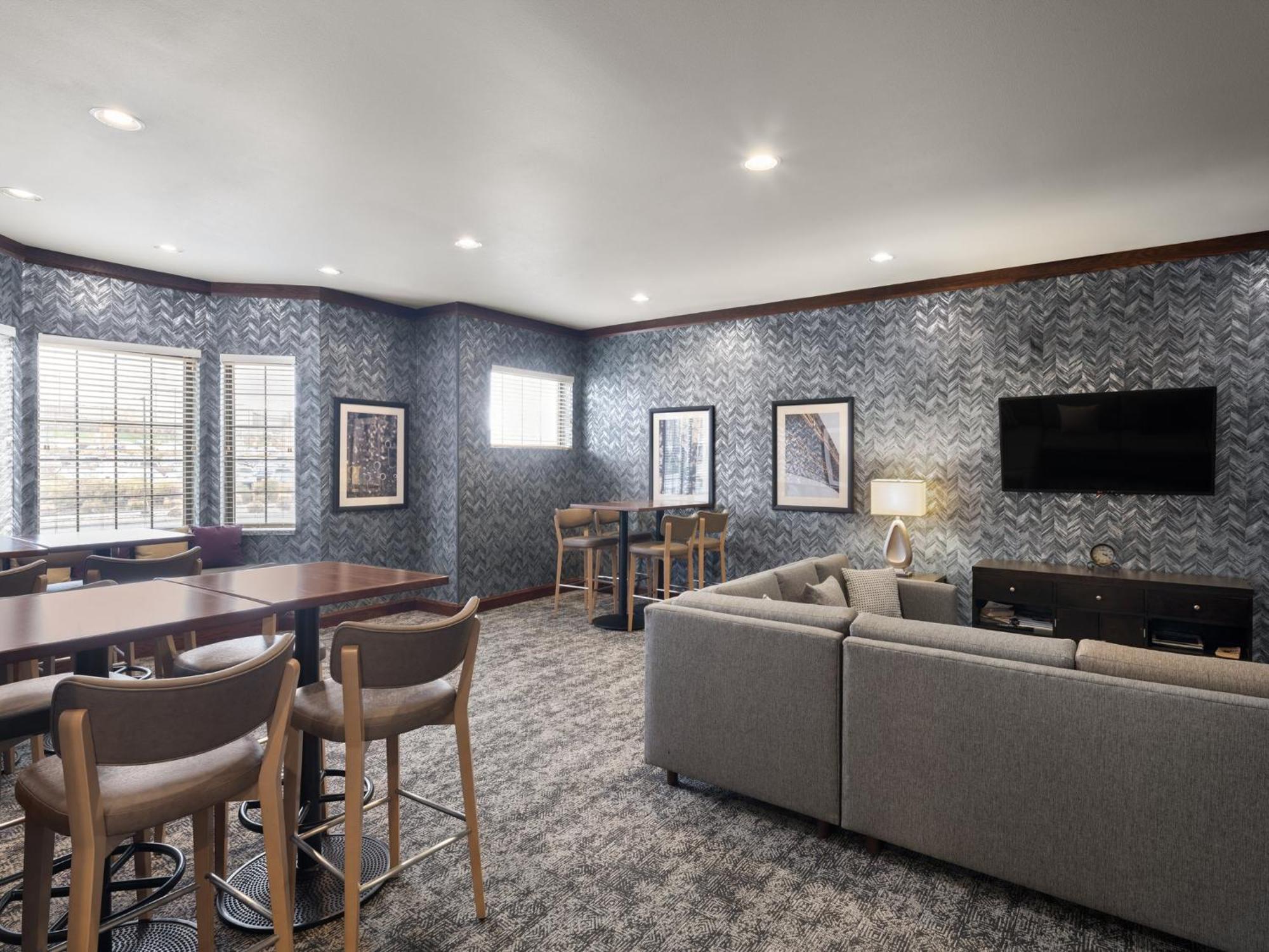 Staybridge Suites Midvale By Ihg Екстериор снимка